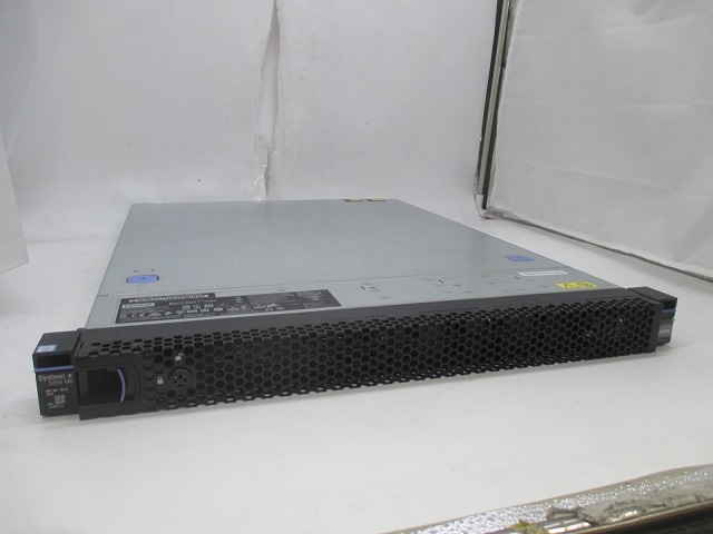 LenovoSystemx3250M6(3633AC1) with Xeon E3-1230v6, 8GB Memory, 1TB HDD x2（Xeon E3-1230v6 / OS not included ）